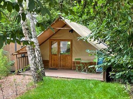 Camping pour 2 personnes, avec piscine ainsi que jardin et vue dans Orne - 2