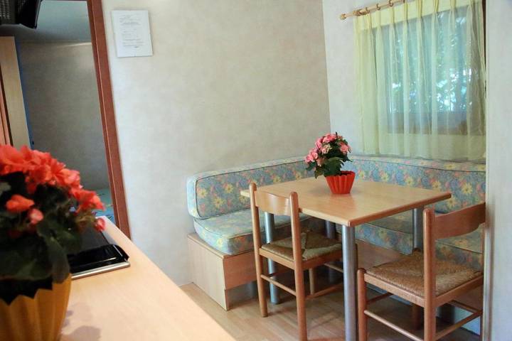 Camping für 2 Personen, mit Terrasse und Garten sowie Kinderpool und Pool in Bibbona - 4