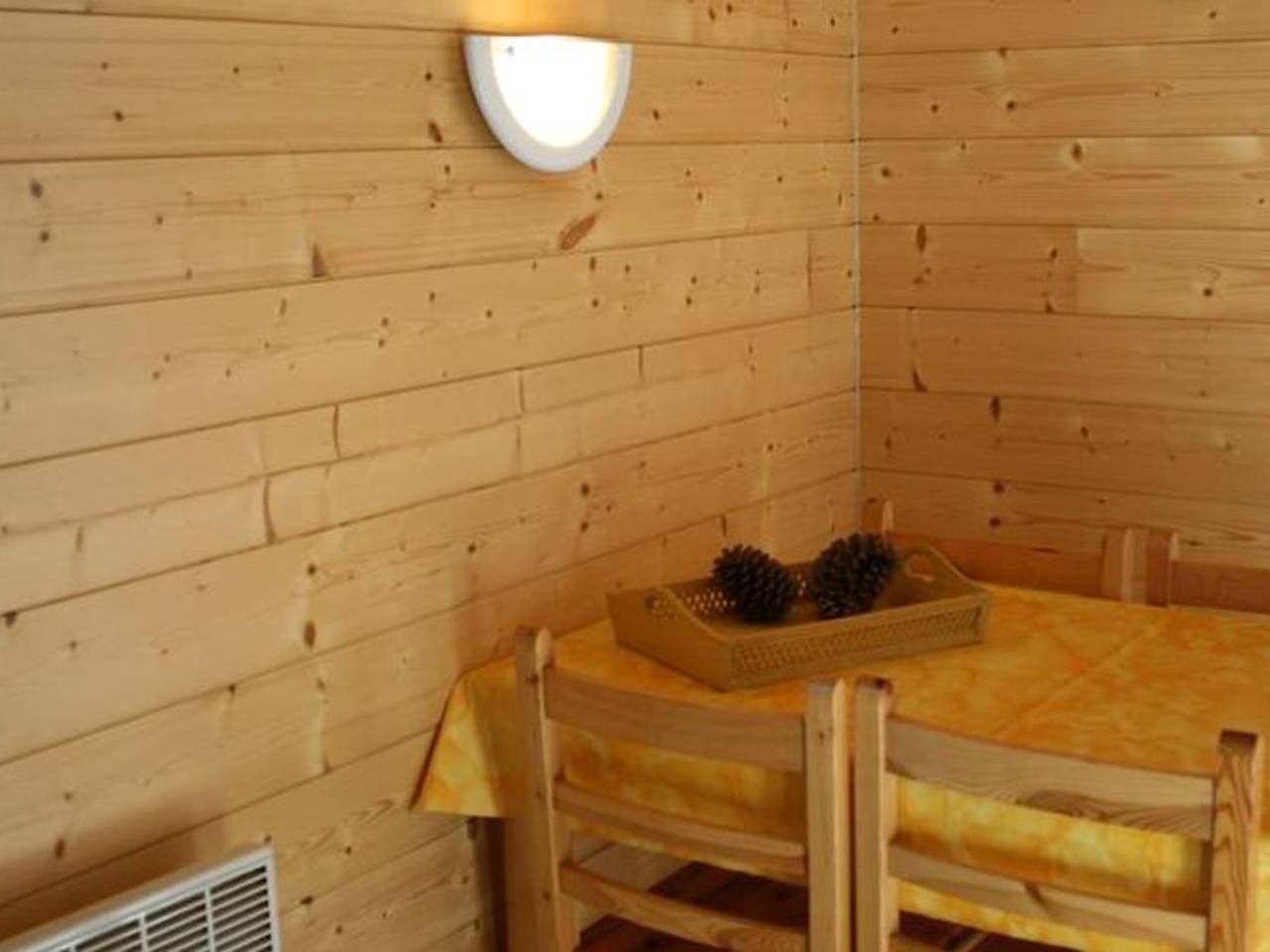 Chalet avec Terrasse pour 4 personnes à Ribes in Ribes, Parc naturel régional des Monts d'Ardèche