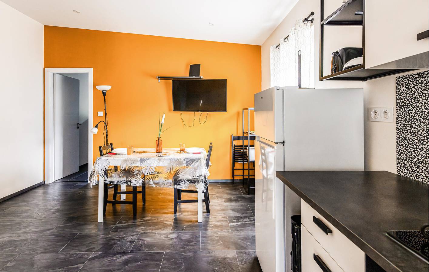 Appartement confortable avec jardin, Wi-Fi et parking près de la rivière in Bouzonville, Boulay-Moselle
