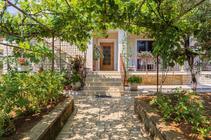 Ferienwohnung für 4 Personen, mit Terrasse in Poreč - 2