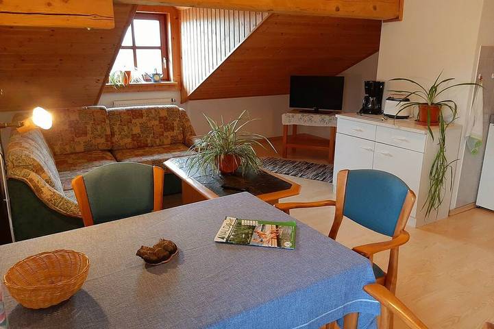 Ferienwohnung für 3 Personen, mit Balkon und Garten in Hinterschmiding