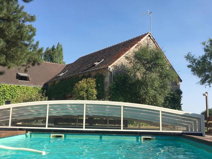Location de vacances pour 8 personnes, avec jardin ainsi que vue et piscine à Artannes-sur-Indre - 3