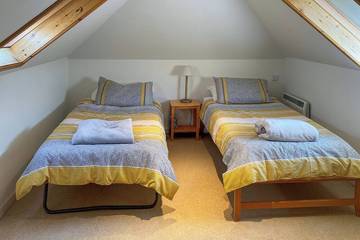 Log Cabin for 13 People in Mullion, Cornwall, Photo 4