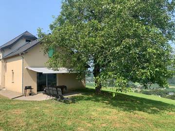 Gîte pour 8 personnes, avec jardin et vue à Aramits