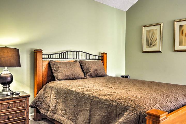 Villa for 4 people, with balcony and pool in South Carolina