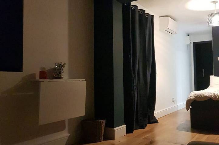 GardenRoom apartment near the Oxford and the Jr in Oxford, Oxfordshire