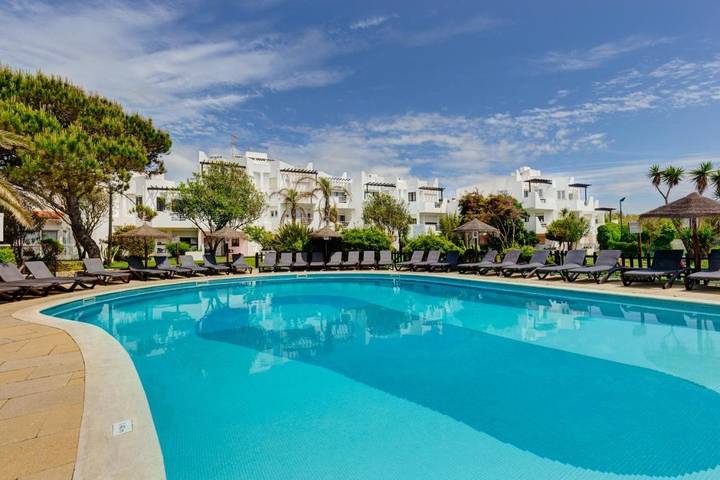 Casa de férias para 6 pessoas, com Varanda e Jacuzzi e ainda Terraço and Jardim em Vila Nova de Milfontes