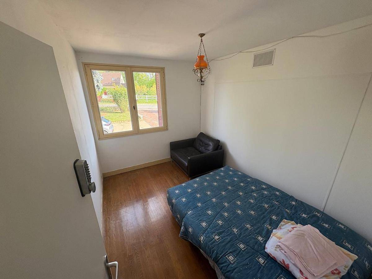 Appartement entier, Three-Bedroom Apartment in Châtillon-sur-Loire, Région de Montargis