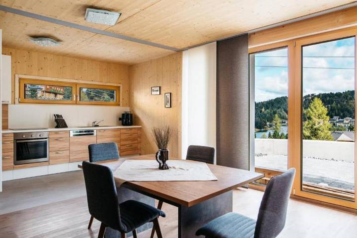 Ferienwohnung für 8 Personen, mit Terrasse und Seeblick sowie Sauna und Ausblick, mit Haustier