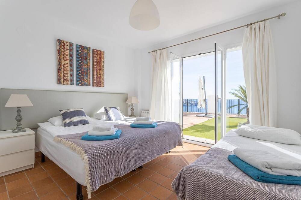Luxury Villa with Private Pool & Breathtaking Sea Views in La Herradura, Almuñecar