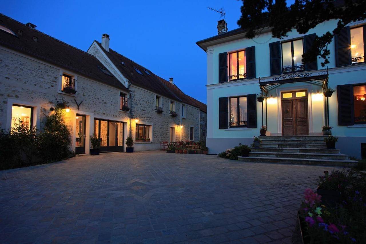 Superior Family Room in Breuillet (Essonne), Essonne