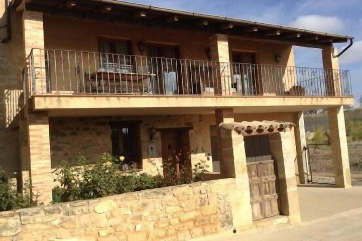 Gîte pour 8 personnes, avec Balcon ainsi que Terrasse et Jardin