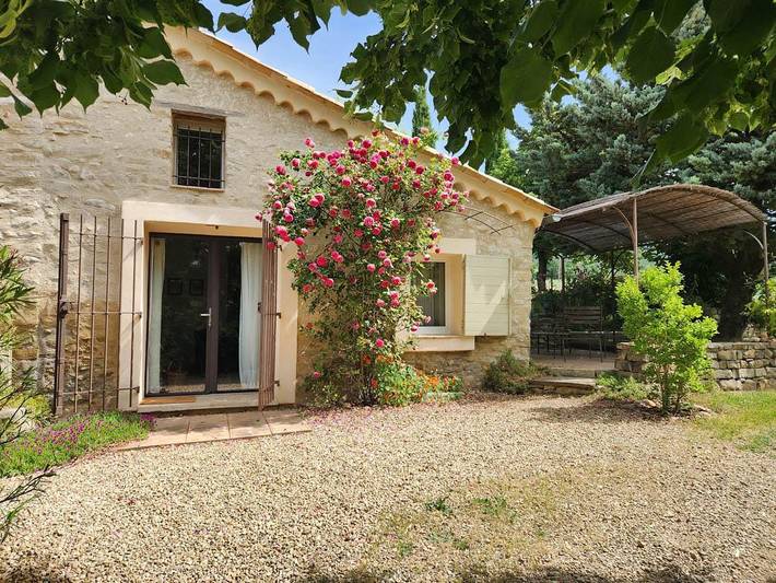 Gîte for 4 people, with garden and terrace in Provence