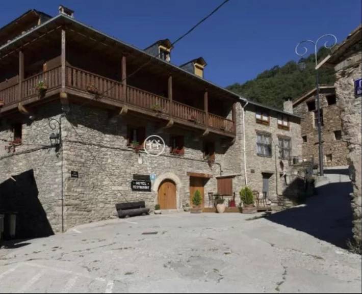 Albergue para 2 personas, con terraza y vistas en Pirineos