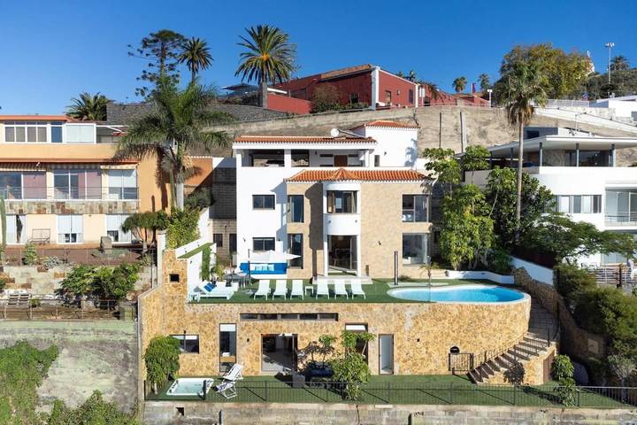 Chalet para 10 personas, con Jacuzzi y Terraza además de Jardín y Piscina en Santa Cruz de Tenerife - 2