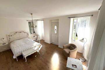 Gîte pour 4 personnes, avec jardin à Vigoux
