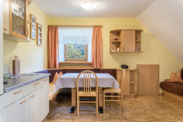 Entire apartment, Oberwieserhof Apartment 3 in South Tyrol with Shared Garden and Wi-Fi in Sonnenburg (Pustertal), St. Lorenzen
