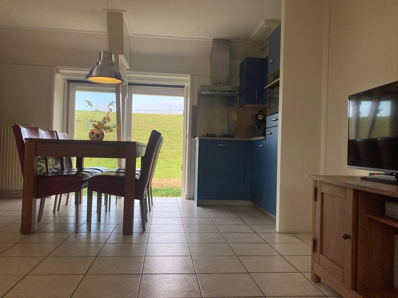 4 Erw - Ferienhaus mit moderner Einbauküche und schönem Garten in Oostmahorn, Dongeradeel