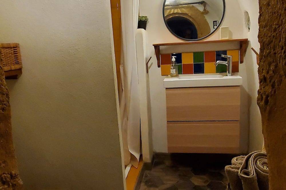 Appartement entier, Studio en plein coeur village provençal in Jouques, Région d'Aix-en-Provence