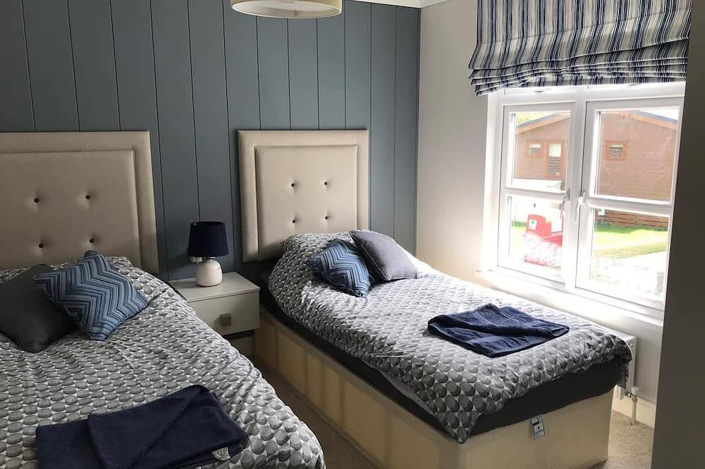Luxury 3 Bedroom Lodge - Pet Friendly in Milford-on-Sea, Hampshire