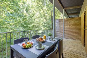 Gîte pour 4 personnes, avec terrasse à Eppe-Sauvage