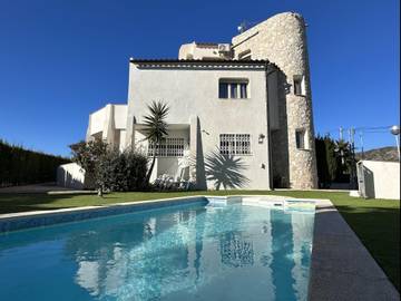 Gîte pour 11 personnes, avec jardin et piscine dans Platja de l'Almadrava