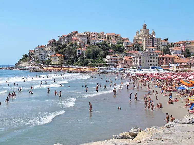 Ganze Wohnung, 2 Zimmer 5 Personen in Poggi (Imperia), Imperia
