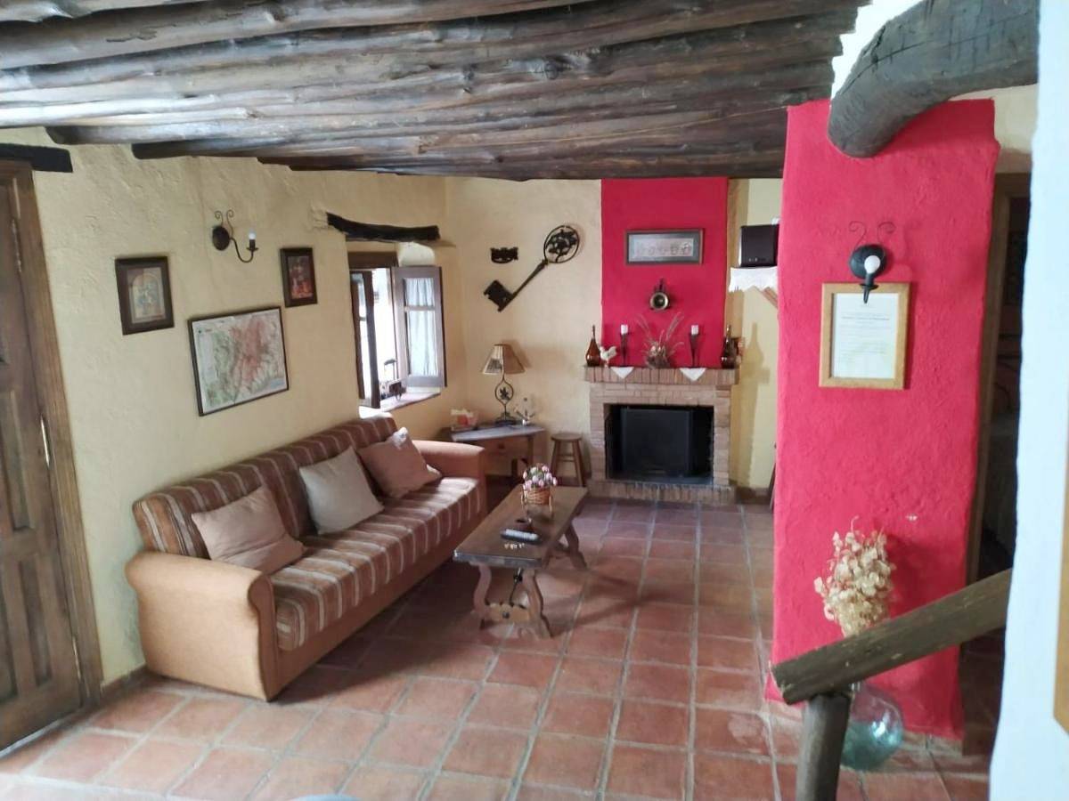 Four-Bedroom House in Parauta, Province de Málaga