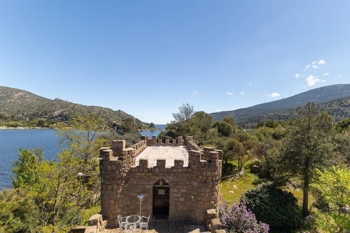 Maison de campagne pour 10 personnes, avec vue sur le lac et jardin, animaux acceptés à El Barraco - 2