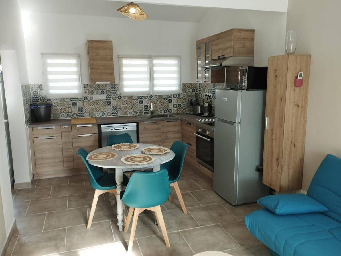 Appartement entier, One-Bedroom Apartment in Arles, Région d'Arles