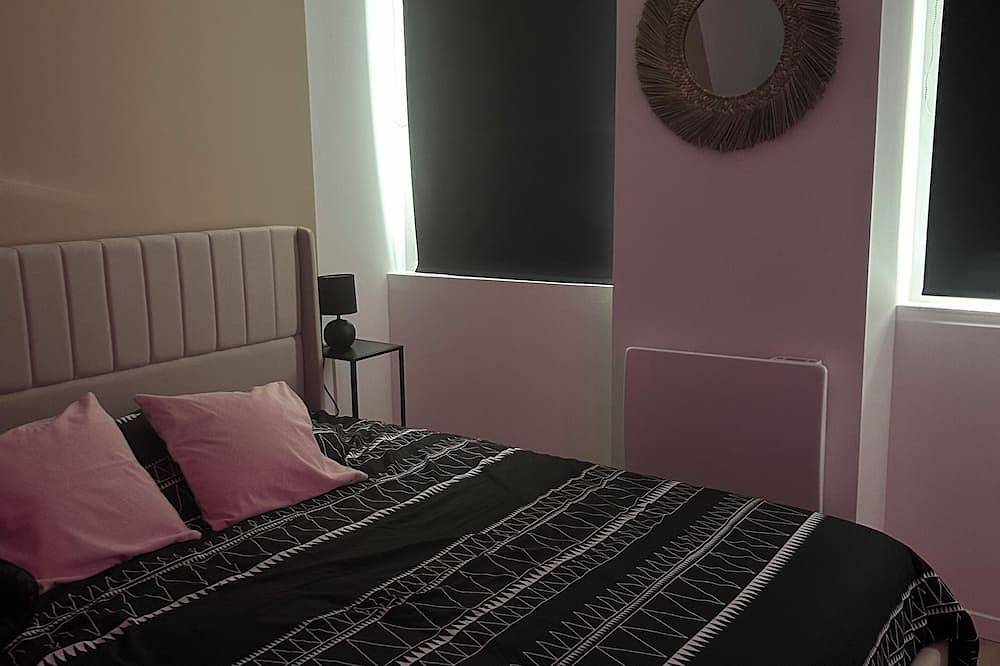 Entire apartment, The 3-star Tournonaise suite in Tournon-sur-Rhône, Tournon-sur-Rhône region