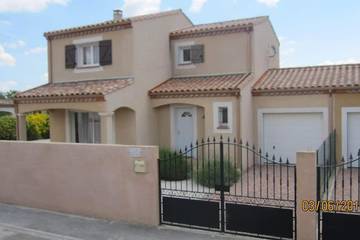 Cottage pour 6 personnes, avec jardin à Trèbes