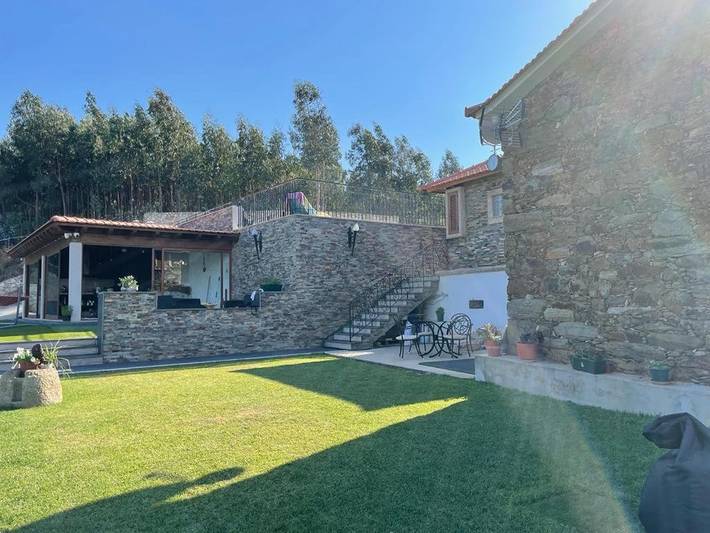 Casa de férias para 6 pessoas, com Varanda e Terraço e ainda Jardim and Piscina em Castelo de Paiva