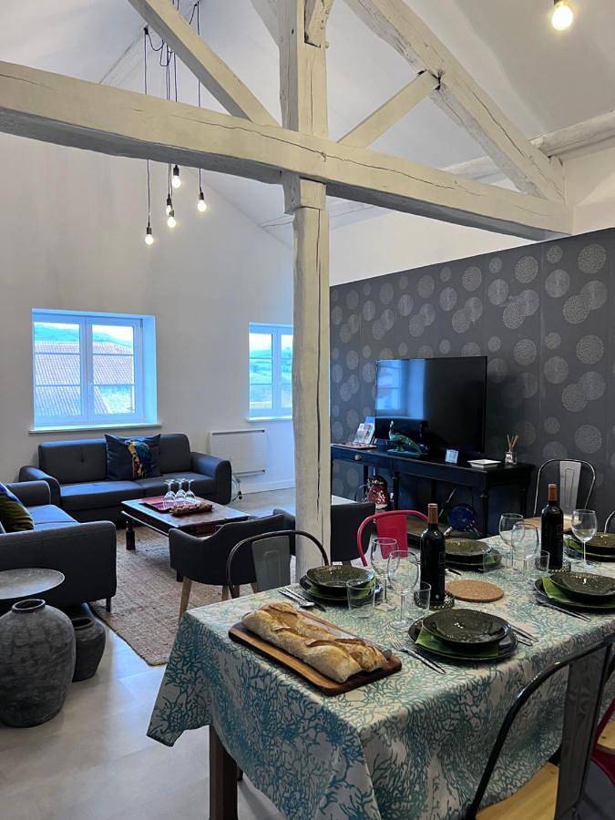 Gîte pour 7 personnes, avec piscine ainsi que terrasse et vue à Çaro - 3