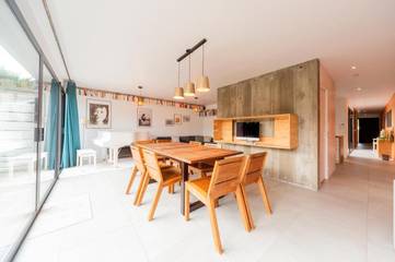 Location de vacances pour 8 personnes, avec terrasse à Cercié