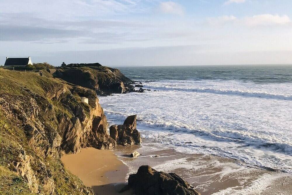 Agradable casa nueva con una vista única del mar y la isla. Playas a 750m in Clohars-Carnoët, Region de Quimper