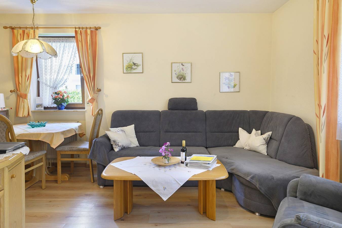 Ganze Wohnung, Ferienwohnung 'Wagner' mit Privatterrasse und Wi-Fi in Bad Bellingen, Südschwarzwald