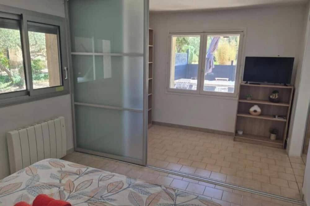 Maisonnette L'olivier du Luberon in Lauris, Parc naturel régional du Luberon