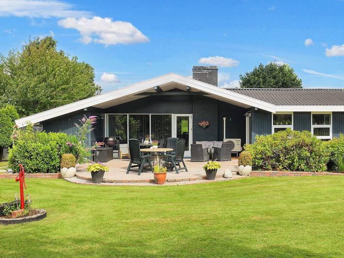 Ferienhaus für 8 Personen, mit Garten und Terrasse auf Seeland