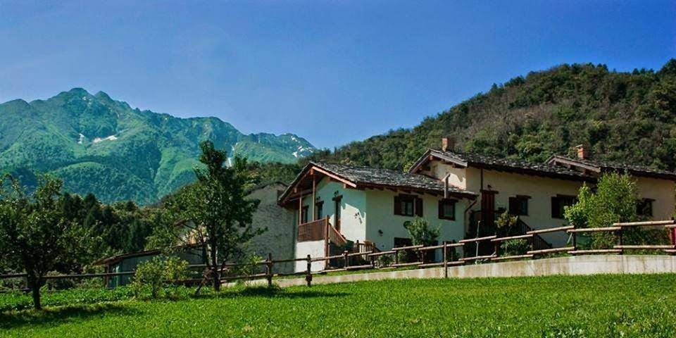 Chambre d’hôte pour 3 personnes, avec Balcon et Terrasse ainsi que Jardin et Vue à Boves