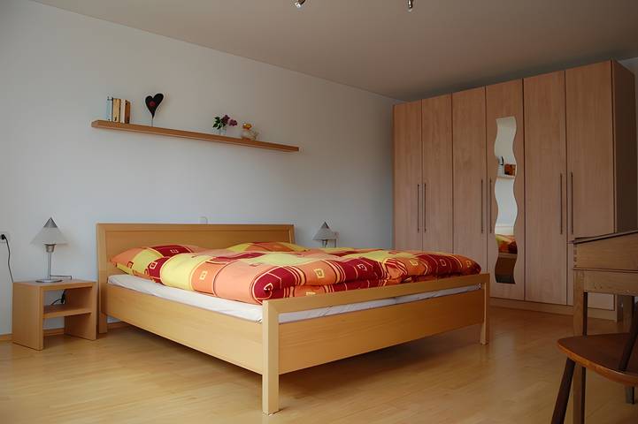 Appartement entier, Appartement 'Matzenmiller' avec balcon et Wi-Fi in Wilhelmsdorf, Region Bodensee-Oberschwaben