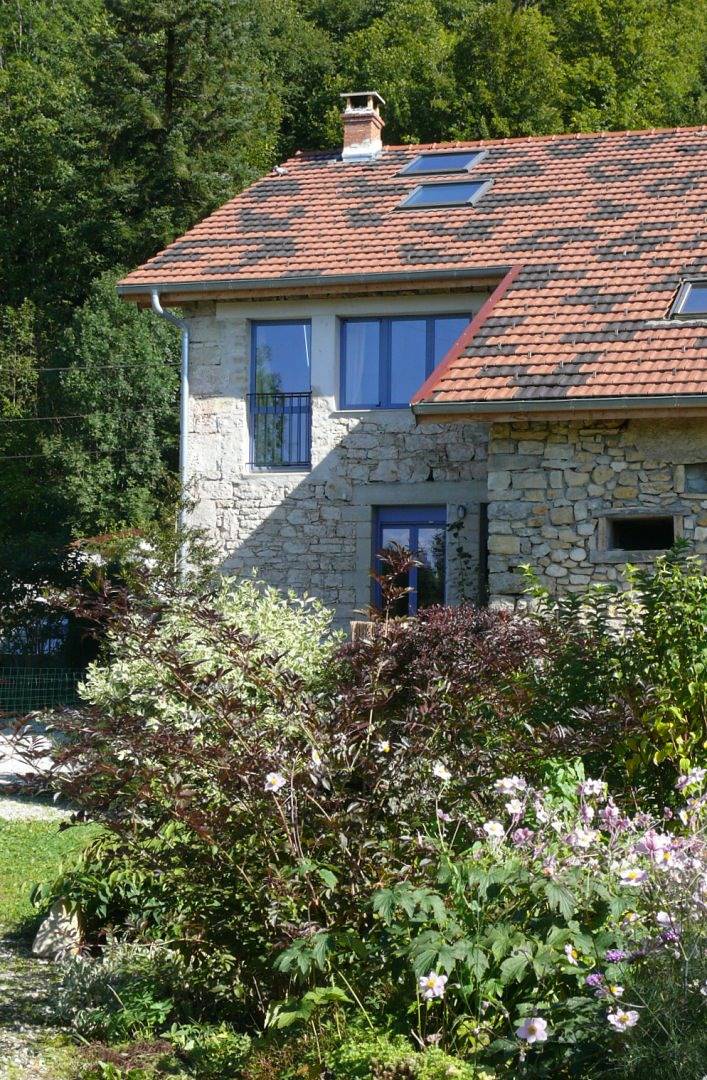 Gîte pour 6 personnes, avec terrasse et jardin dans Crenans