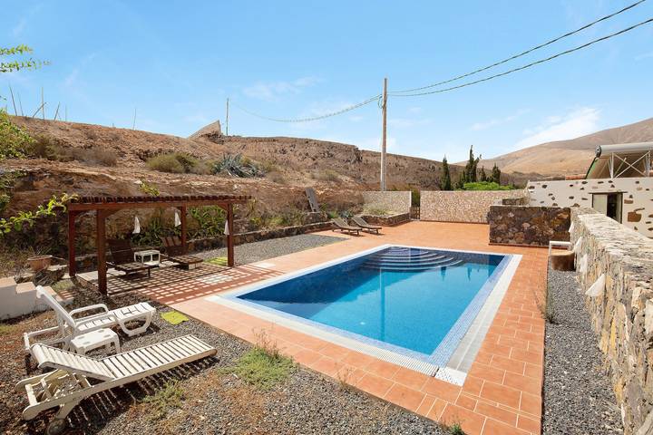 Casa del Valle" rural perto do parque natural com piscina, terraço, jardim e Wi-Fi in Betancuria, Fuerteventura