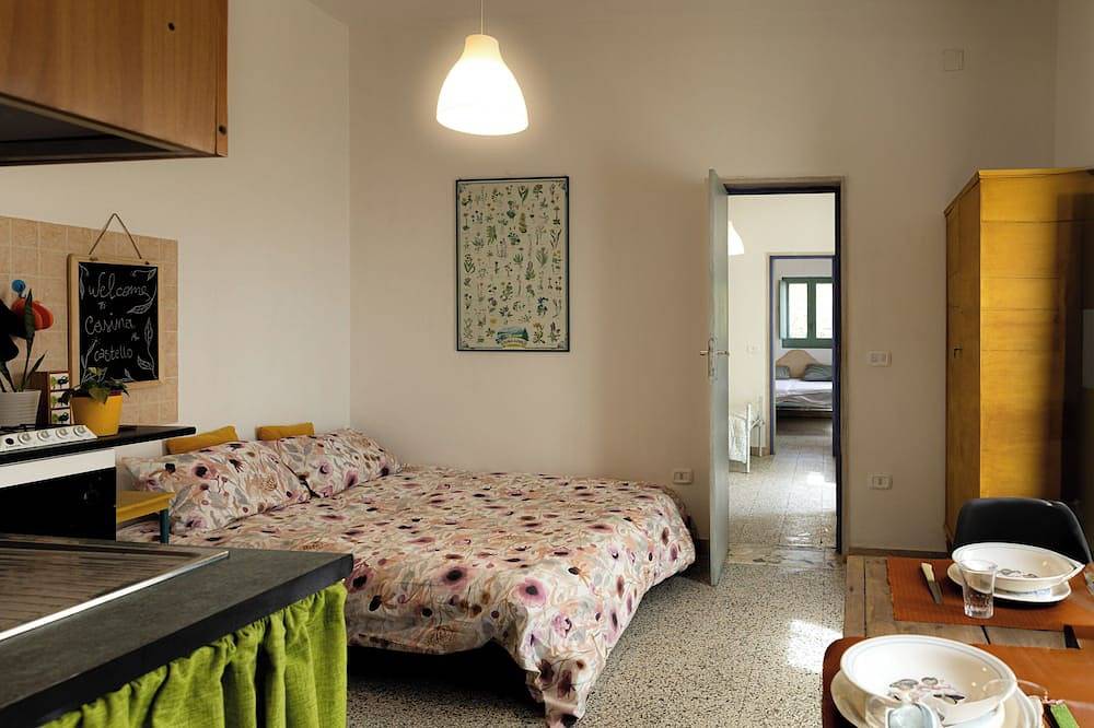 Casina al Castello: Peace and Relax in the Alta Murgia Near Castel Del Monte in Andria, Alta Murgia National Park