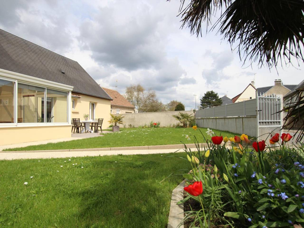 Casa en planta baja con veranda, wifi, aparcamiento y jardín cerca de la playa in Saint-Pair-sur-Mer, Côte de la Déroute
