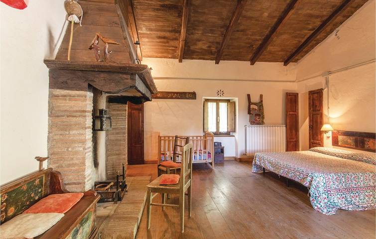 Casa de vacaciones para 11 personas con piscina in Apecchio, Valle del Metauro
