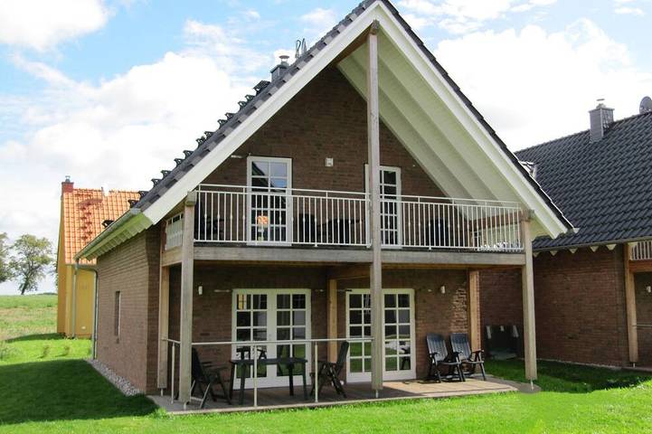 Ferienhaus für 6 Personen, mit Garten und Balkon sowie Sauna