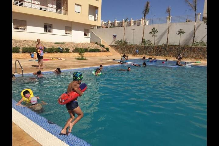 Appartement de vacances pour 6 personnes, avec terrasse et vue ainsi que piscine et bassin pour enfant