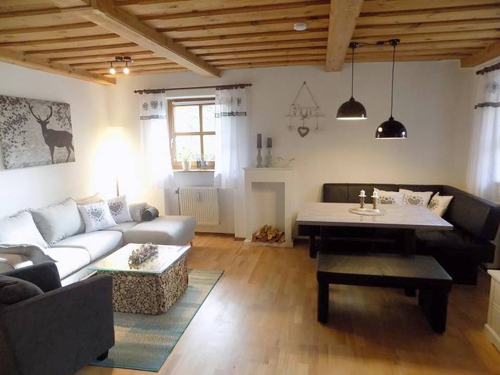 Ferienwohnung für 4 Personen, mit Terrasse und Garten sowie Pool und Sauna